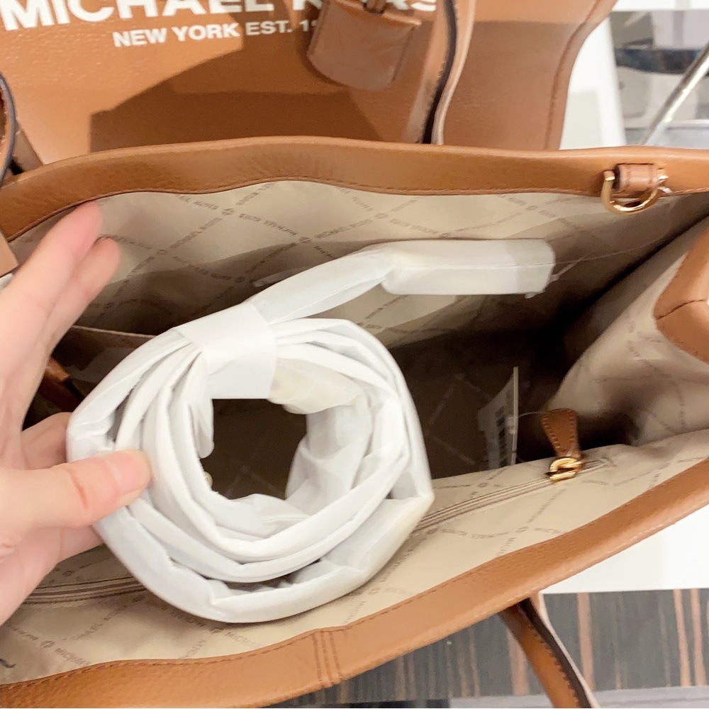 Michael Kors Mirella medium tote crossbody - Picture 5 of 10